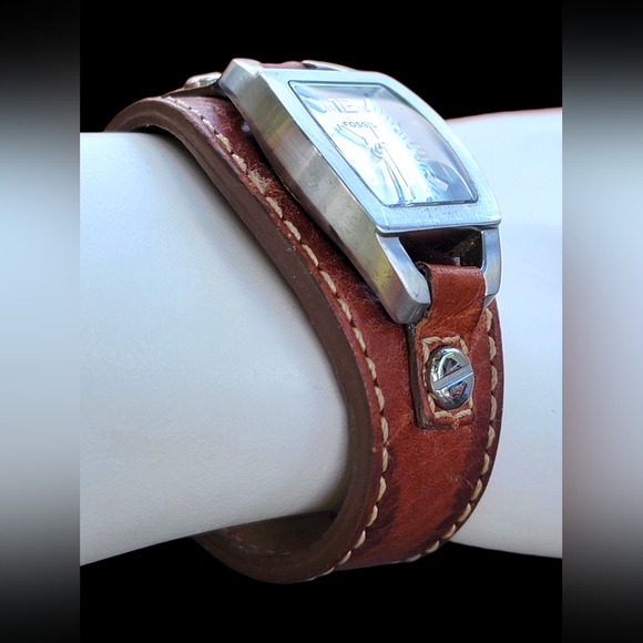 Ladies Fossil JR-8157 Watch - Picture 3 of 10